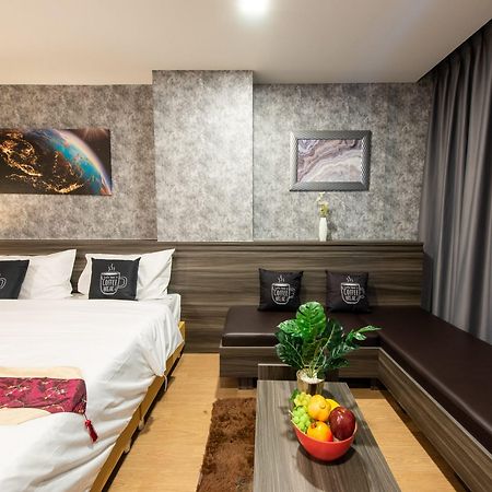 Metro Hotel Ratchada 36 Банкок Екстериор снимка