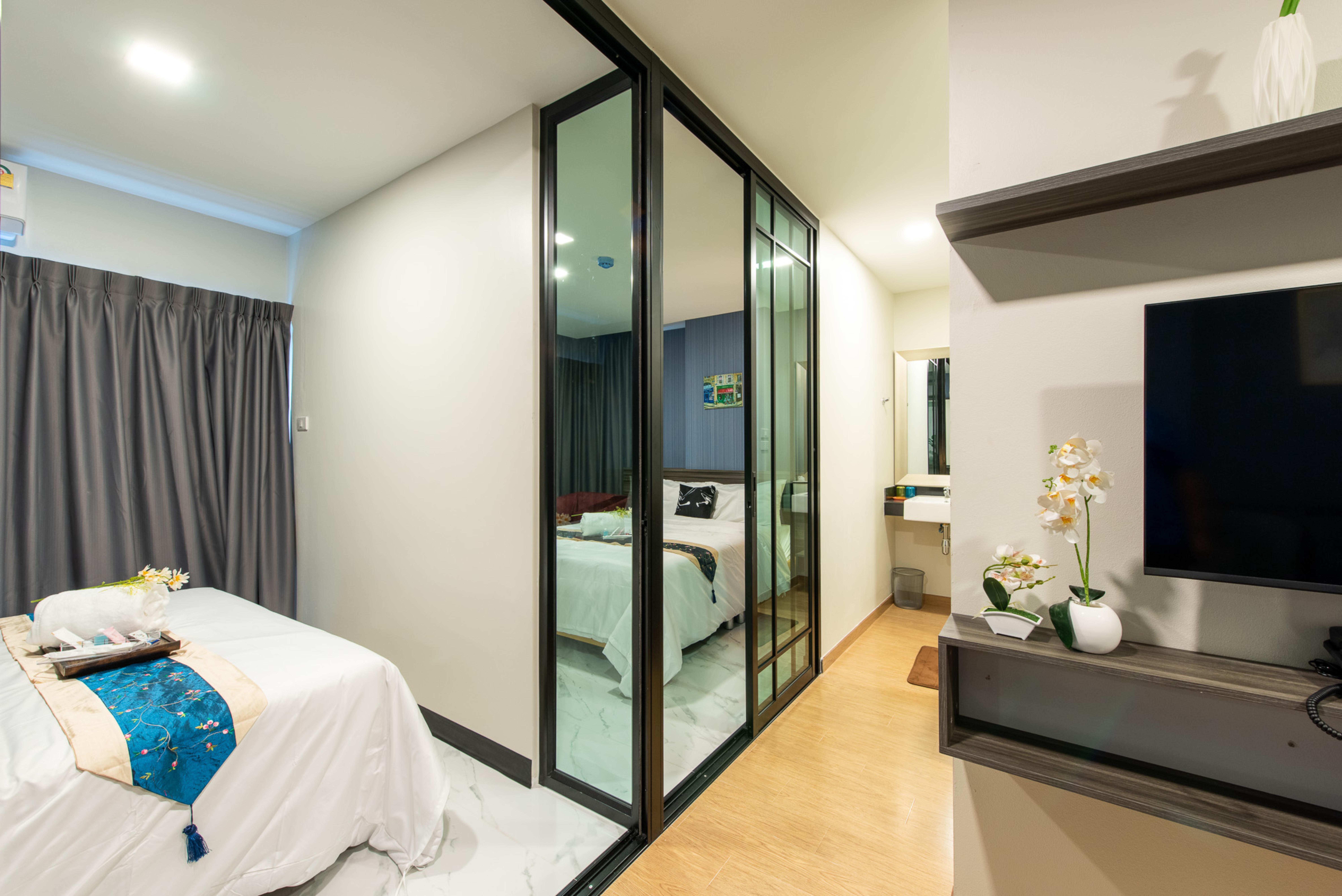Metro Hotel Ratchada 36 Банкок Екстериор снимка